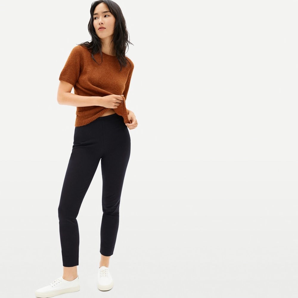 Everlane The Side-Zip Stretch Cotton Pant in black. Size 10.